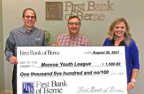 First Bank of Berne donates to Monroe Youth League