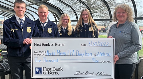 First Bank of Berne donates to North Miami FFA Dairy Team 
