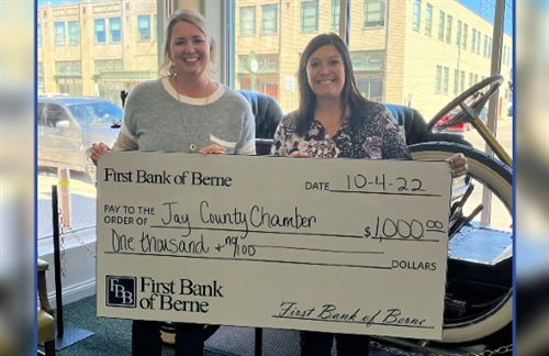 First Bank of Berne donates to Winterfest 2022