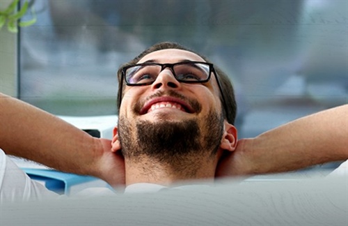 Why Small Savings Habits Often Create More Financial Confidence Than Big Goals