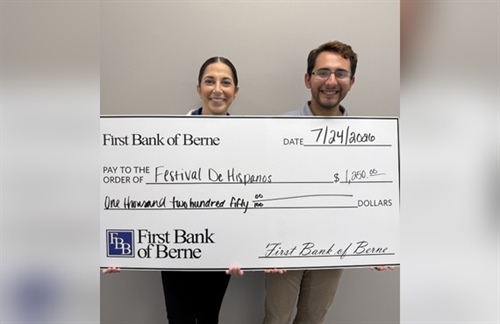 First Bank of Berne Contributes to Festival De Hispanos