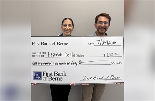 First Bank of Berne Contributes to Festival De Hispanos